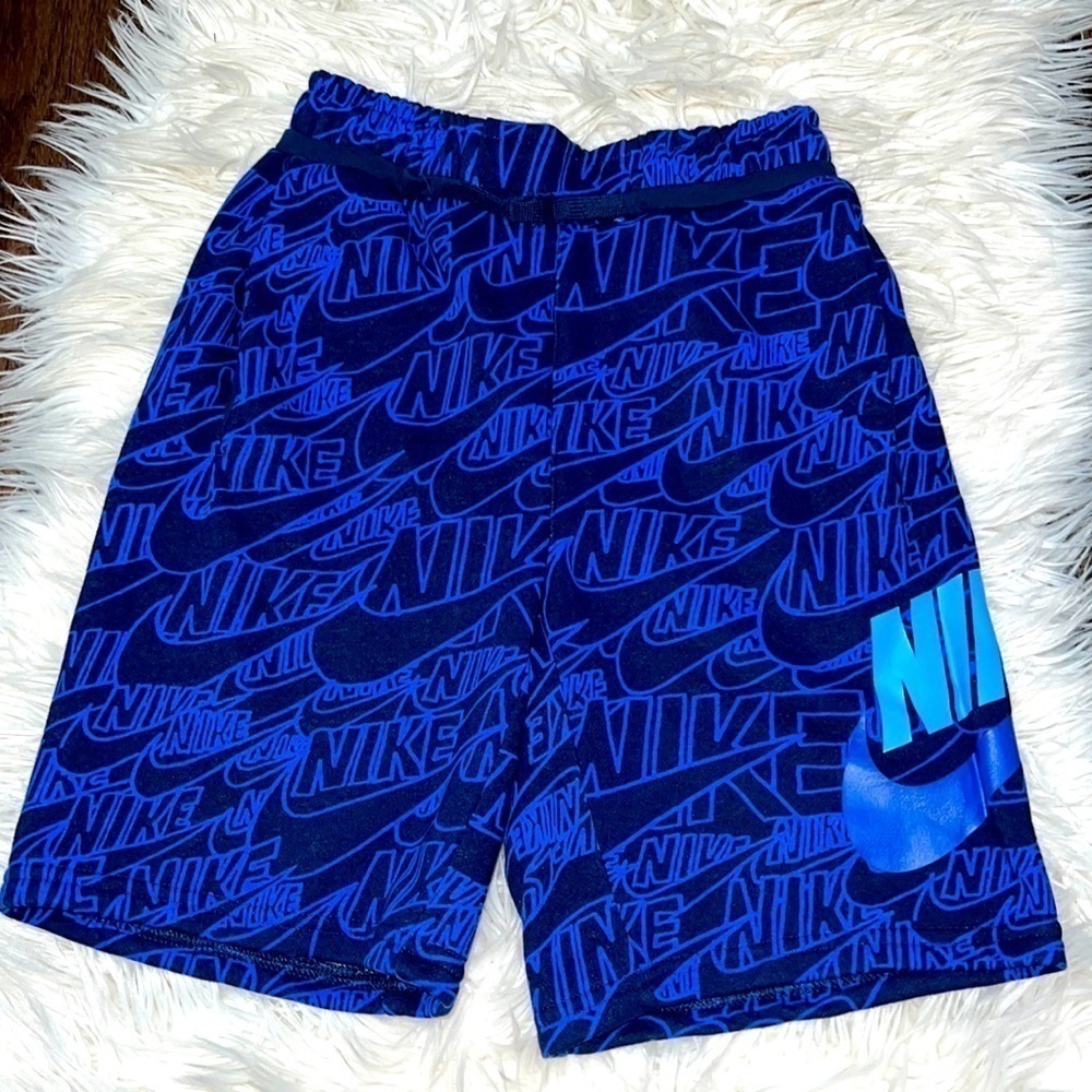 Trendy Nike Sportswear Club Shorts
